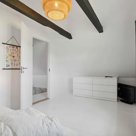 펜션 Lovely In Idyllic Surroundings 론네